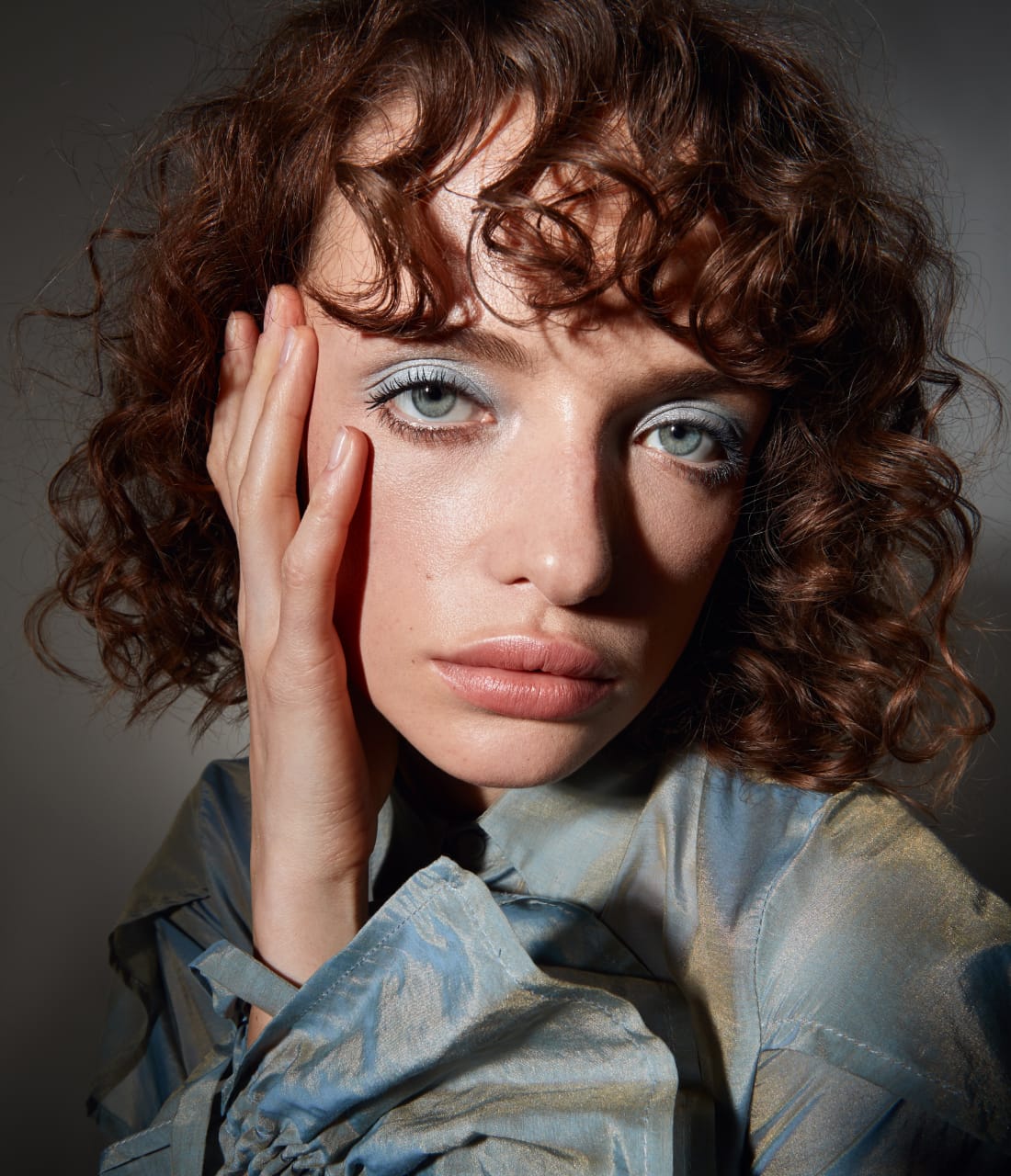Model geschminkt mit Imbe Ice Blue