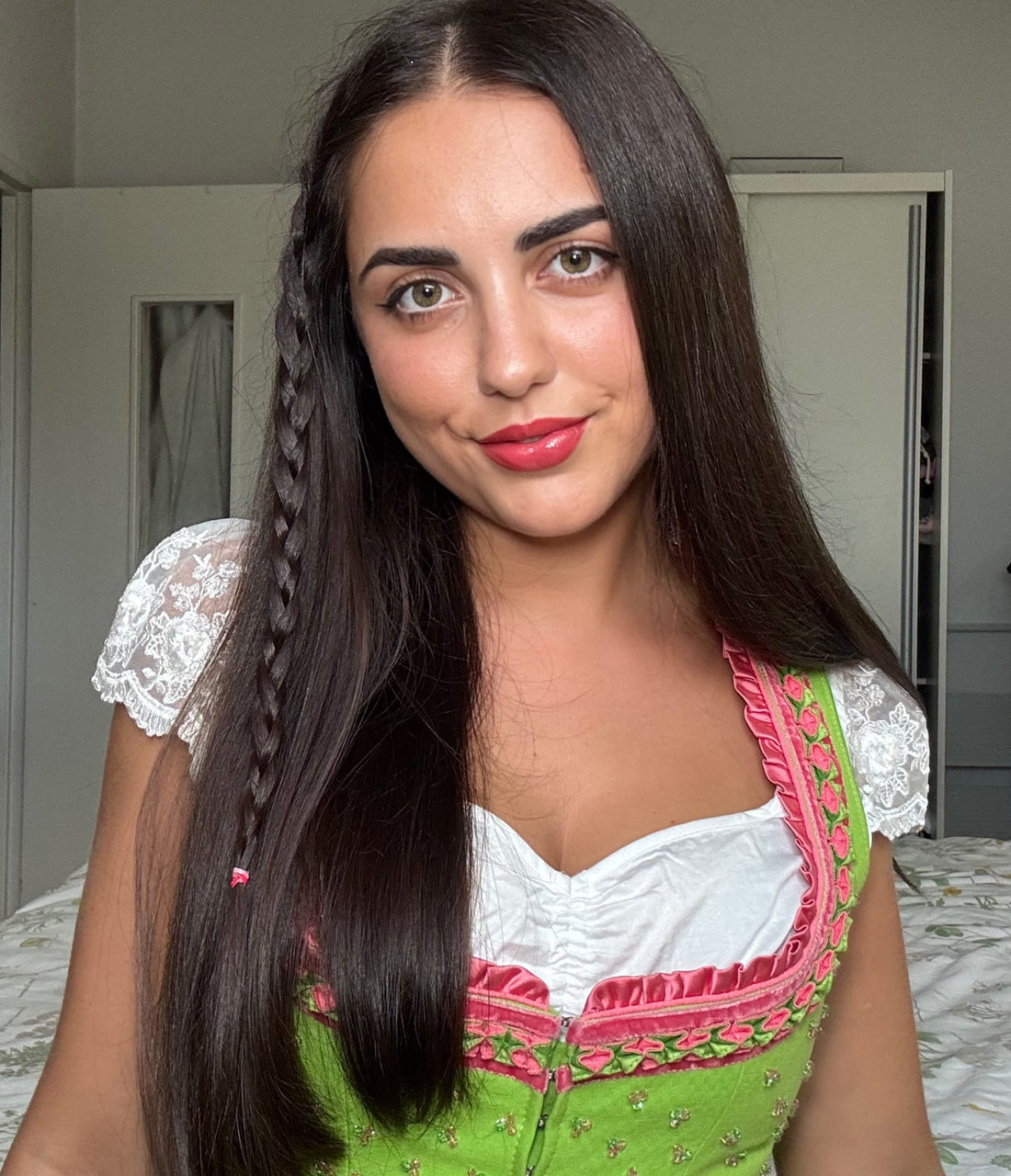 Oktoberfest Look Detail UND GRETEL