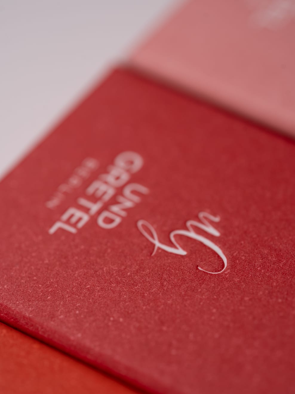 Nahaufnahme UndGretel Signatur im Packaging