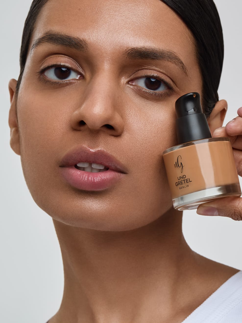 Gesicht Model mit BESTE 03 in der Hand