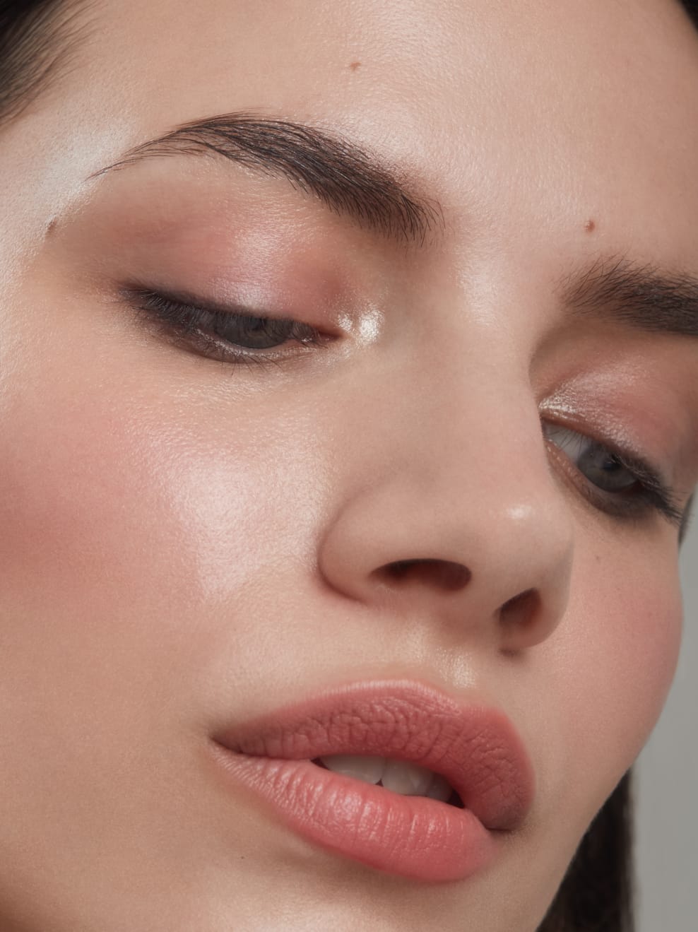 Model geschminkt mit Imbe Luminizer 01