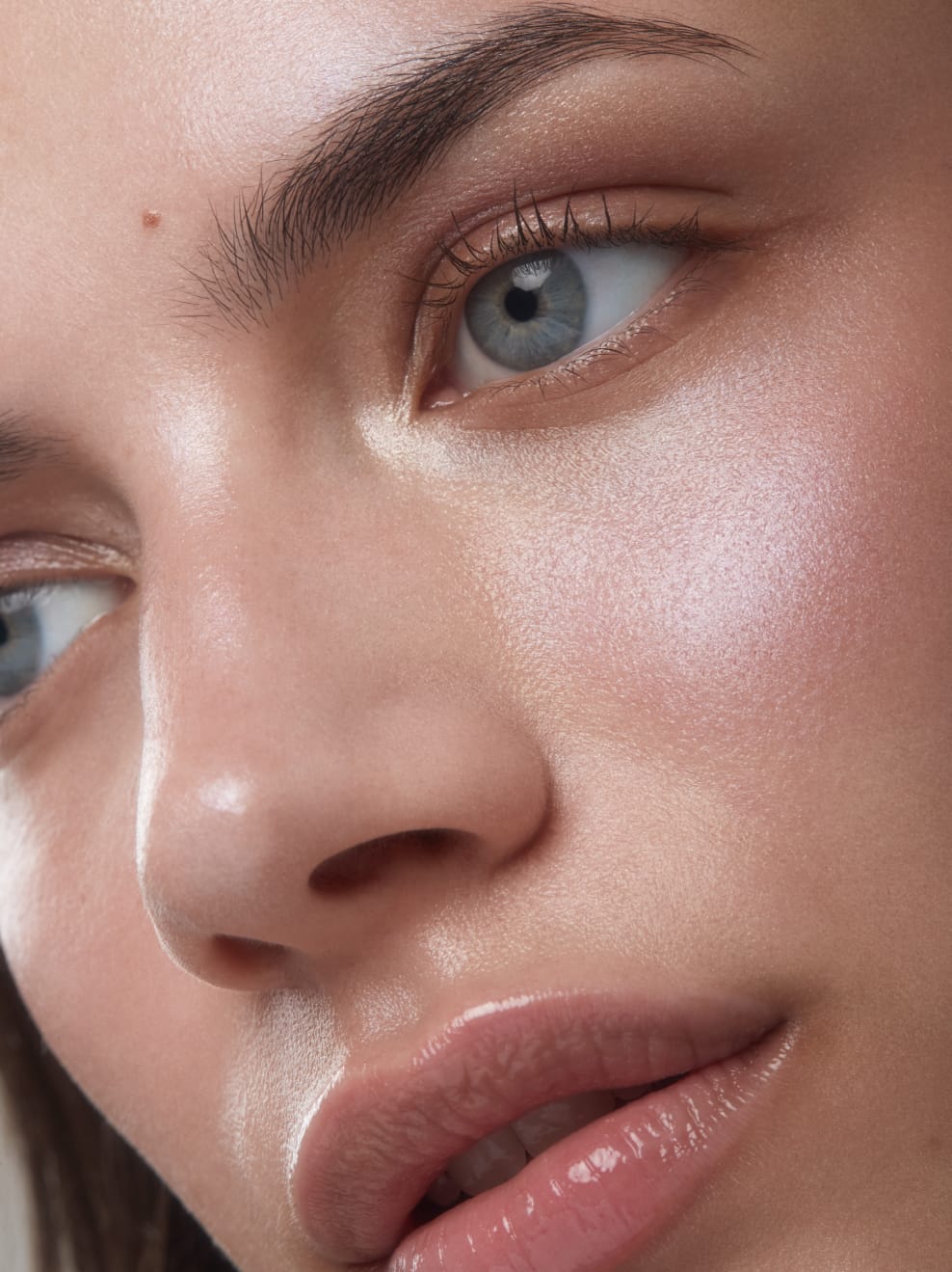 Model geschminkt mit Imbe Luminizer 02