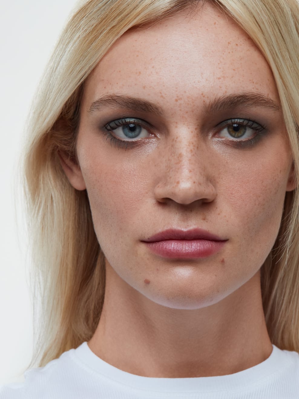 Model AugenMakeUp mit Imbe 08