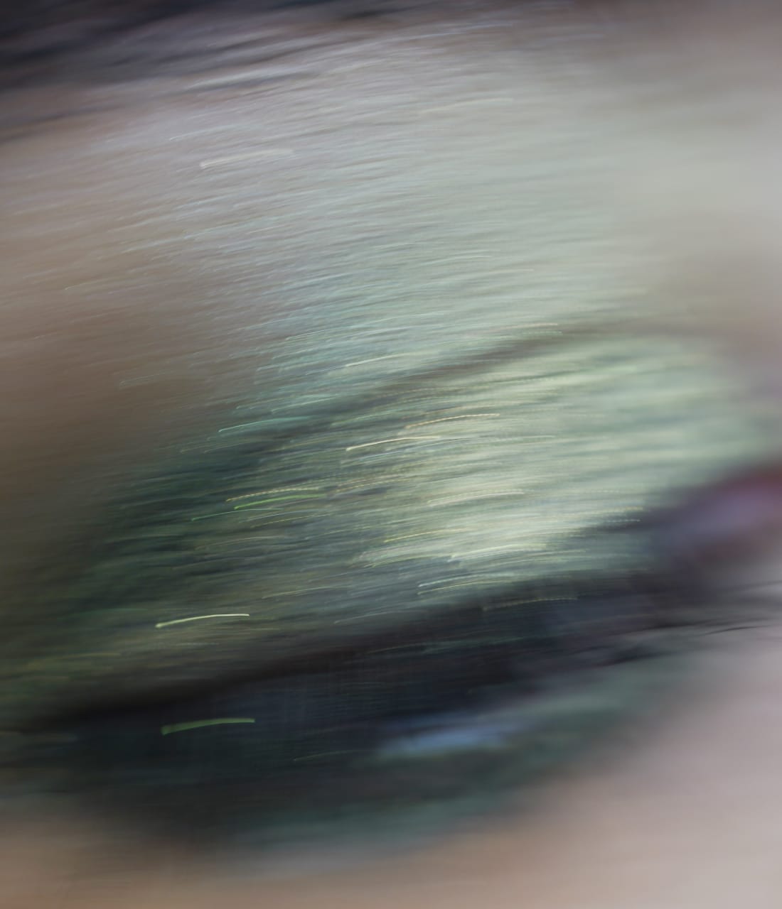 GLANZ Long-lasting Liquid Eye Shadow 02 auf dem Auge