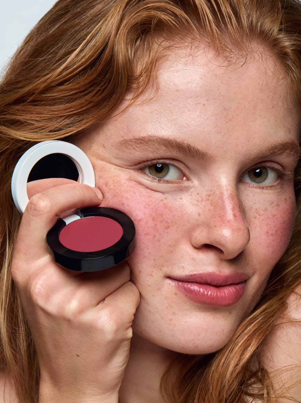 UND GRETEL IMBE Multi-Shadow Ruby Red 05