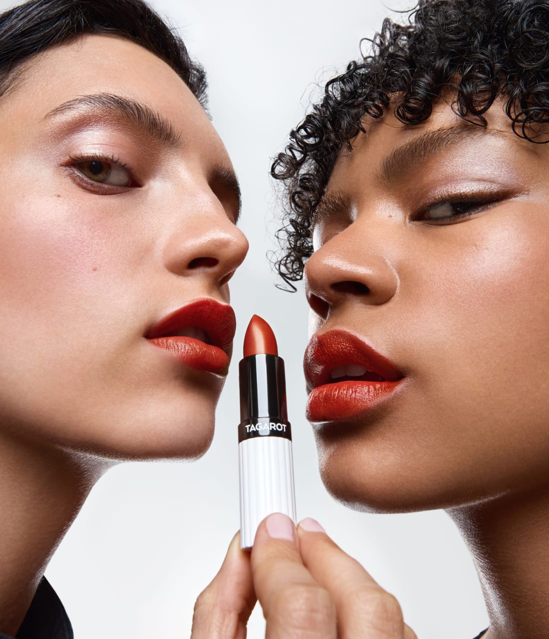 UND GRETEL TAGAROT Lippenstift Red Poppy mit Models