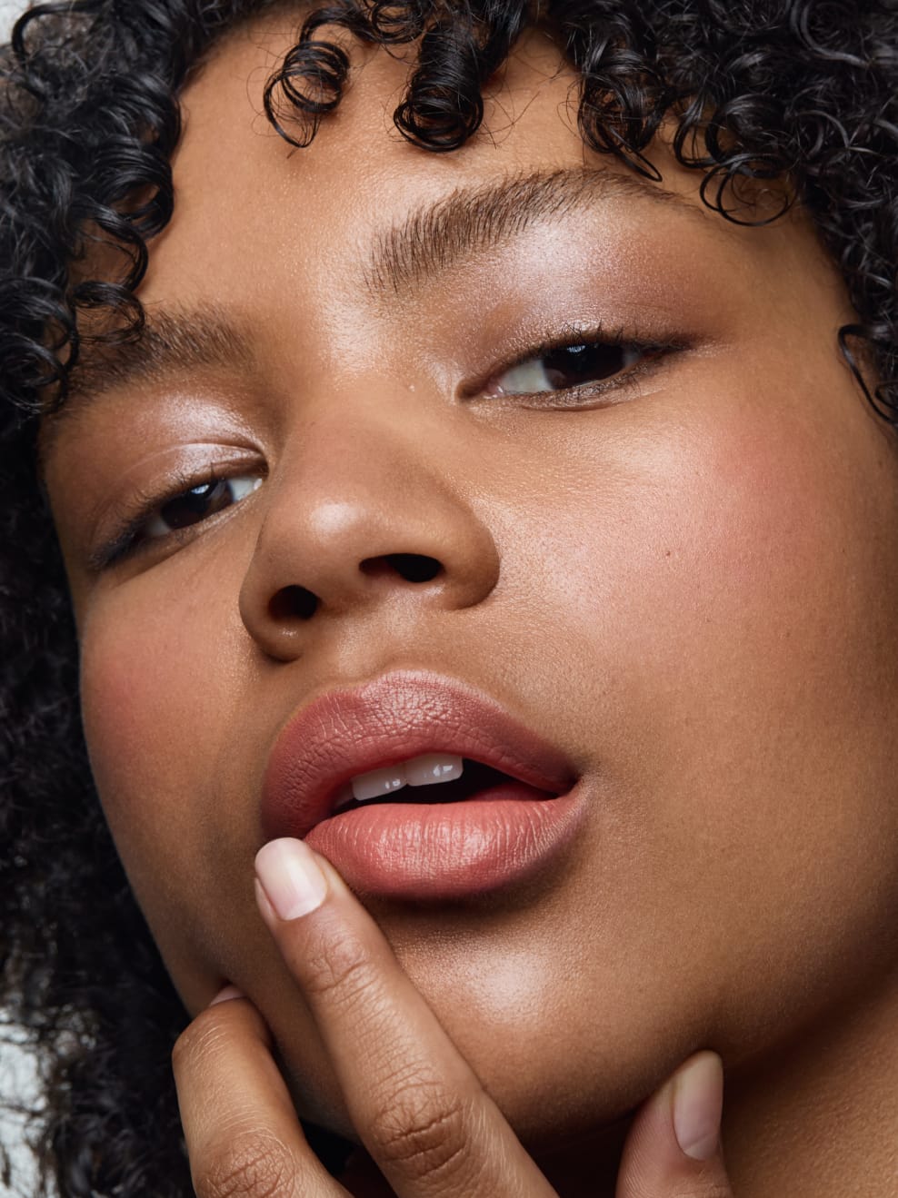 UND GRETEL TAGAROT Lipstick Apricot