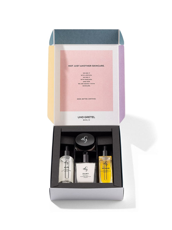 <tc>SKINCARE SET</tc>